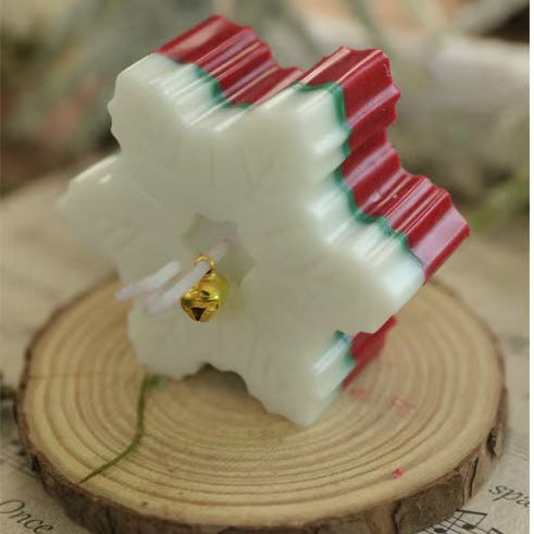 Snowflake Scented Candle – Handmade Christmas Gift