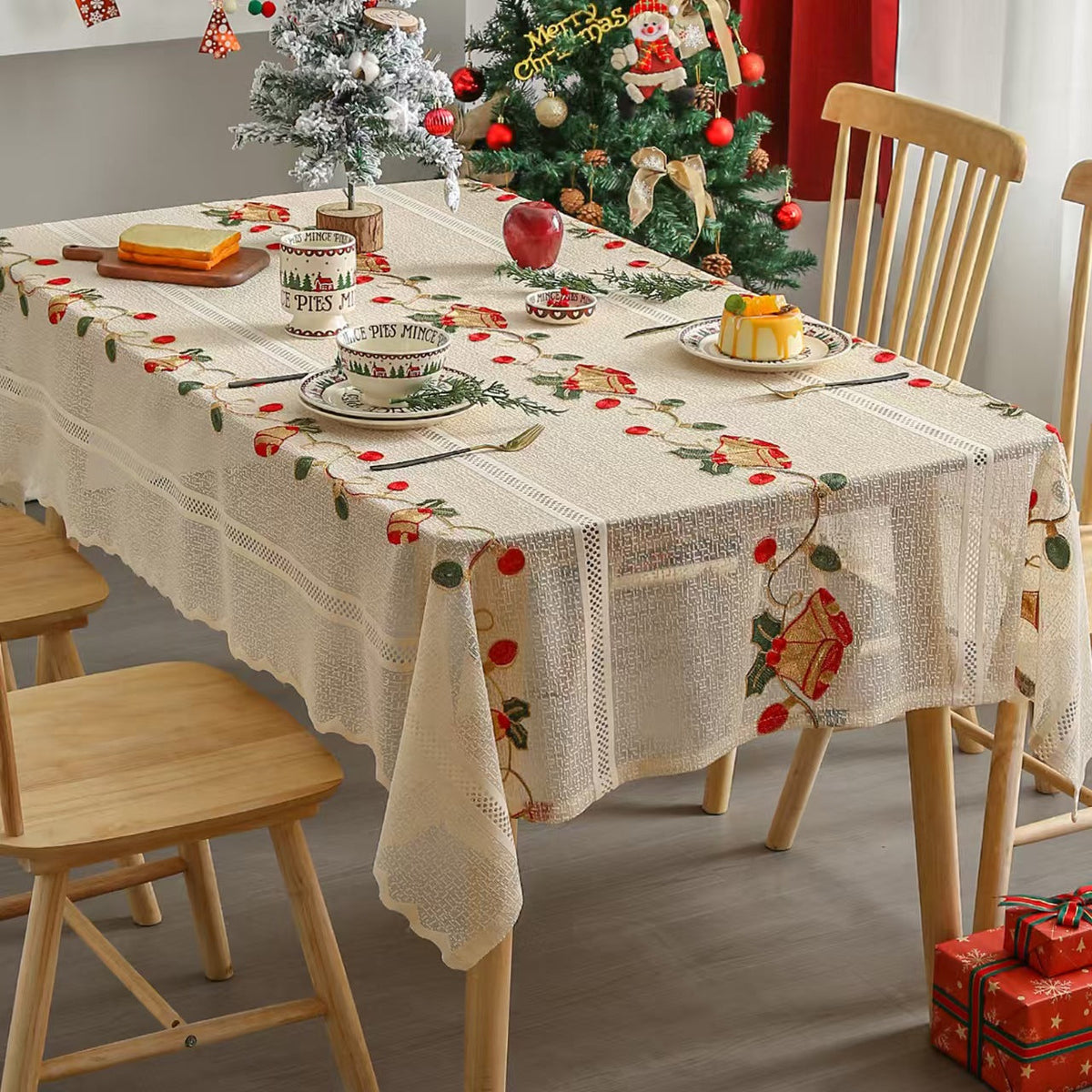 Christmas Lace Tablecloth Polyester Holiday Table Cover