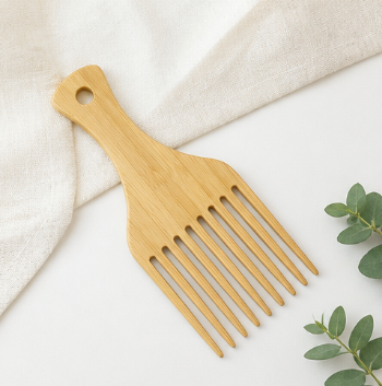 Solid Wood Hair Comb – Vintage Wide-Tooth Comb for Men’s Pompadour, Retro Hairstyle